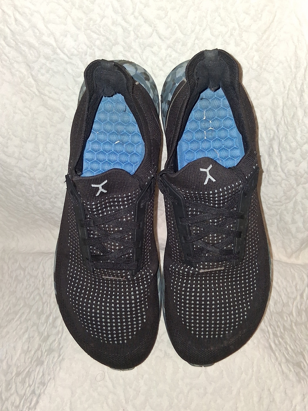 Flux Black Knit Athletic Shoe with Blue Hex Insole